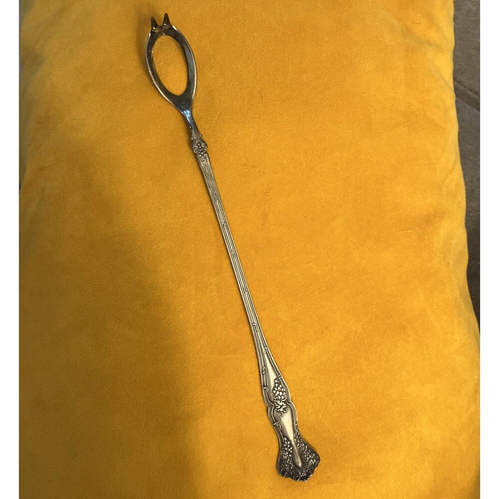 1847 Rogers Bros. Antique Silver Plate Old Colony Long Handle Olive Spoon 1903